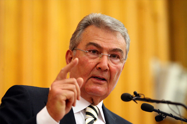 Meclisi yine Baykal açacak