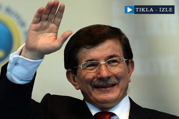 Davutoğlu'nun evinin önünde sevinç gösterileri
