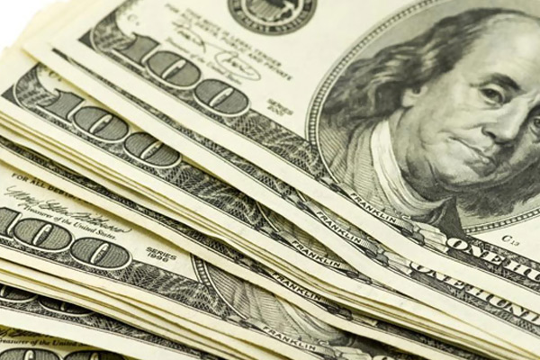 Dolar seçime ilk tepkisini verdi