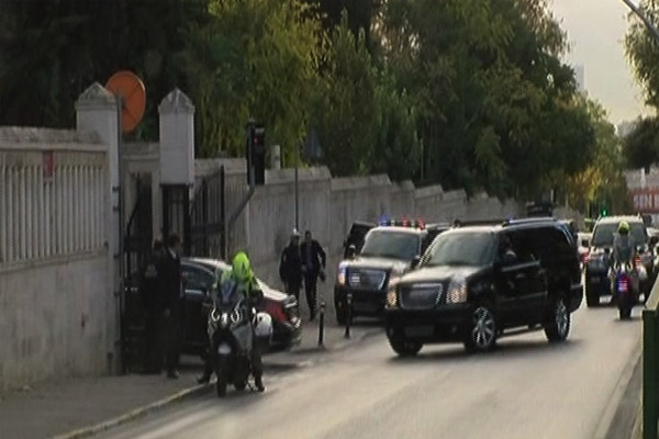 Erdoğan anne ve babasının mezarında