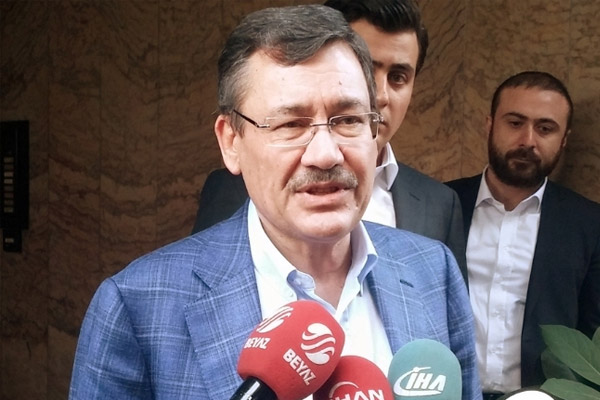 Melih Gökçek'ten çoşkulu AK Parti kutlaması