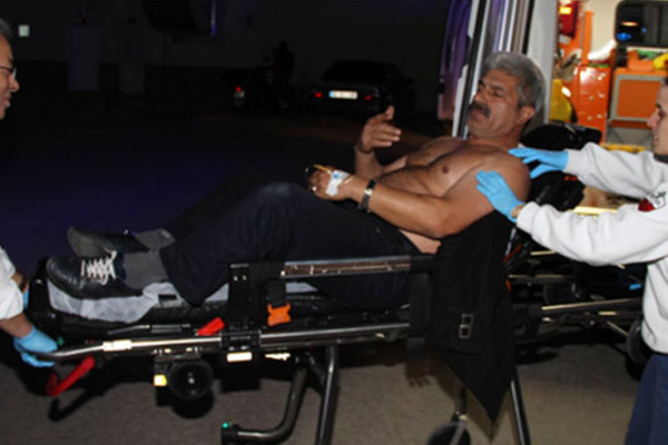 Yemek yerken ensesinden vuruldu