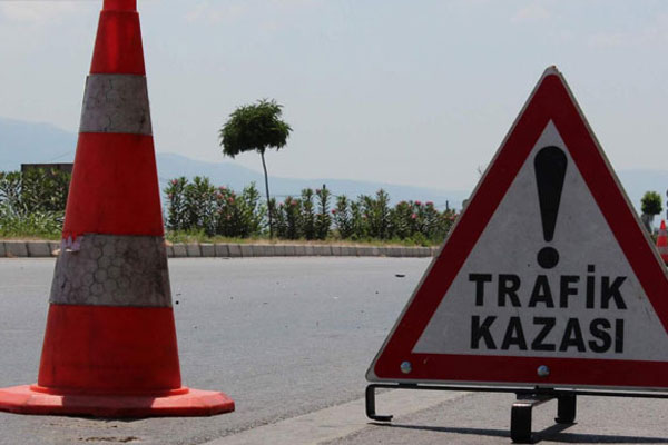 İşçileri taşıyan minibüs kaza yaptı