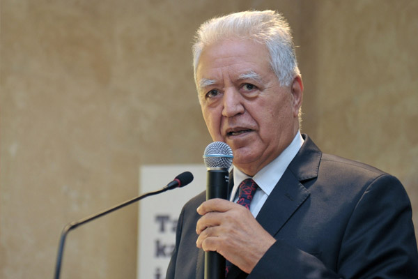 CHP'li isim Zaman'da yazmaya başladı