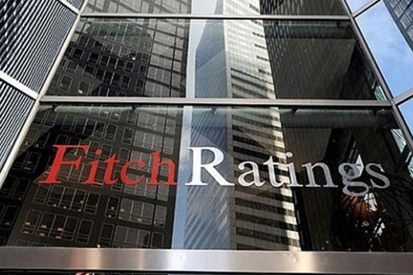 Fitch: Türkiye'de politik risk sürüyor