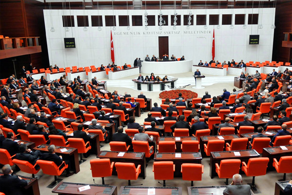 AK Parti'nin 'artı 13 vekil' formülü