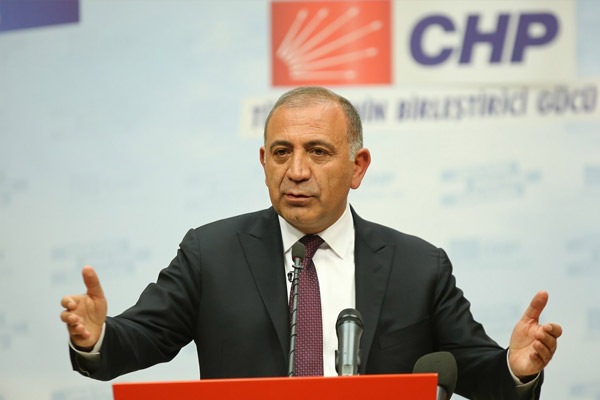 Tekin: İstifa gerektirecek bir sorun yok