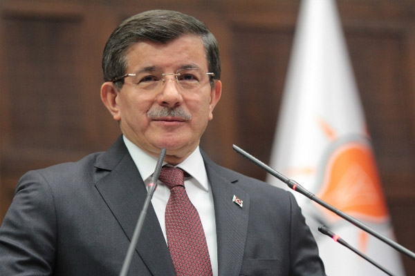 Davutoğlu partililerle buluştu