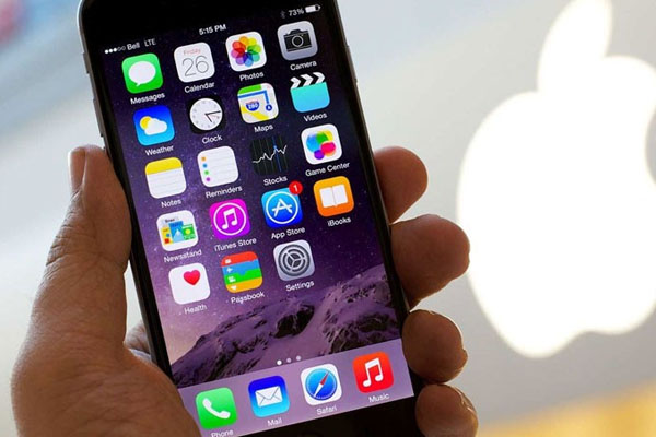 iPhone 7 OLED ekranla gelebilir