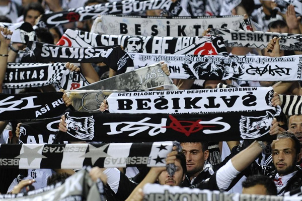 Beşiktaş taraftarını uyardı
