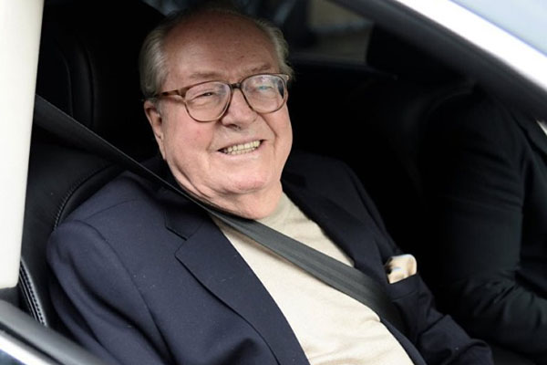 Aşırı sağcı Le Pen'e kaçakçılık baskını