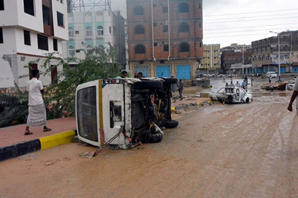 Korkutan kasırga 'Chapala'