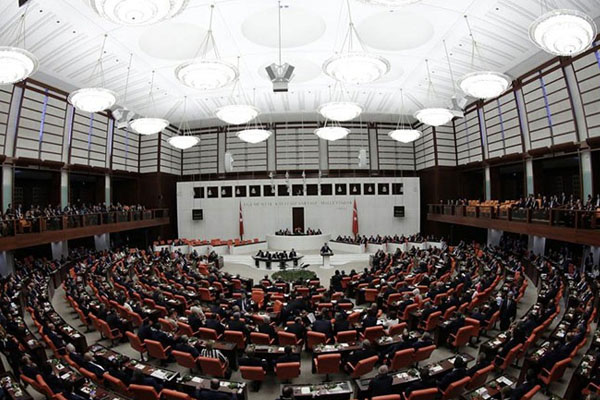 Yeni bakanlıklar yolda