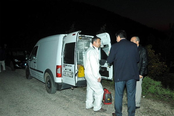 Patronunu 5 parçaya bölüp, ormana attı