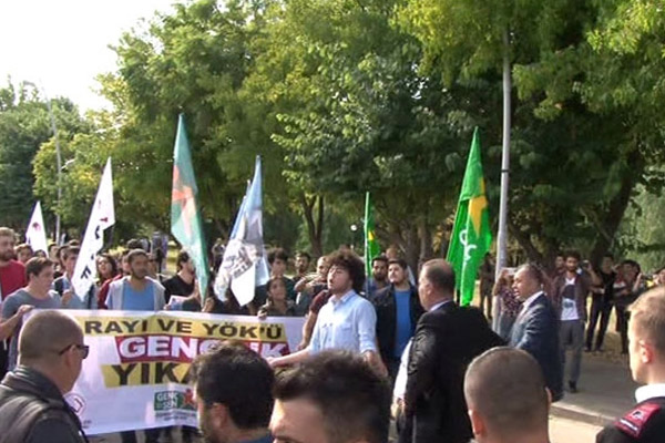 Kampüste gösteriye müdahale