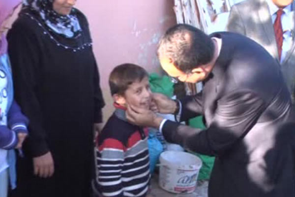 Erdoğan'dan minik çocuğa özel hediye