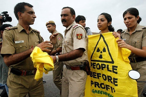 Hindistan Greenpeace yasakladı