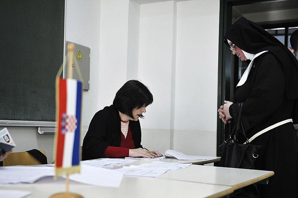 Hırvatistan yarın sandığa gidiyor