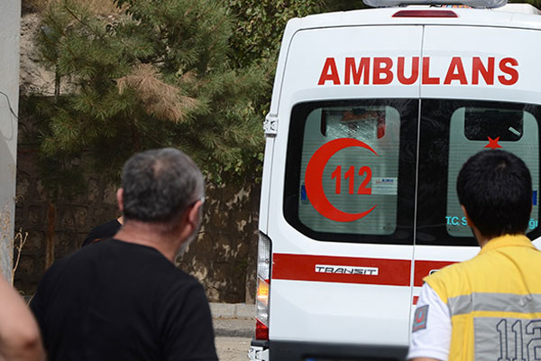 Taziye aracı devrildi: 4 ölü