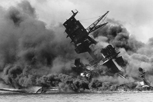 Husiler bir Suudi savaş gemisini batırdı