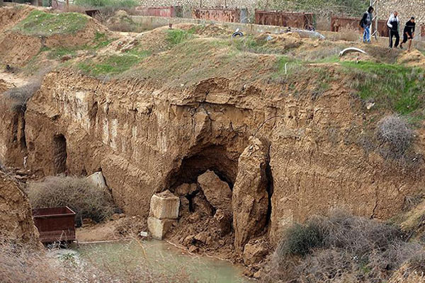 Sisi Gazze'nin damarlarını kesiyor