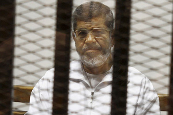 Mursi'nin duruşması ertelendi