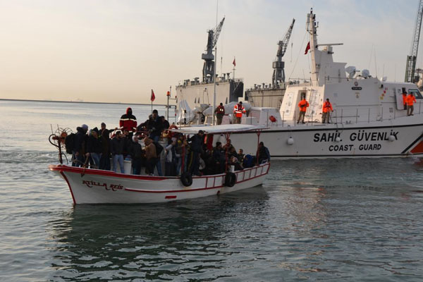 Göçmenleri Başıbüyük'e bıraktılar
