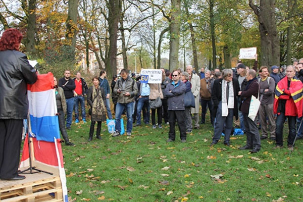 Almanya'da ırkçı gösteriler düzenlendi