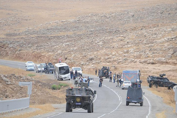 Mardin'de polise bombalı saldırı