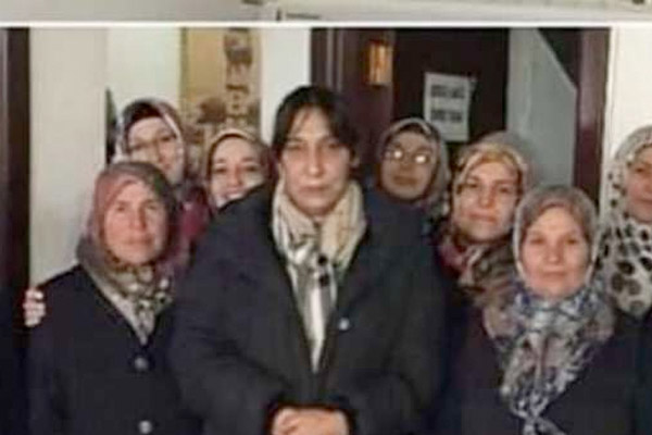 Ünlü isimden başörtülülere hakaret