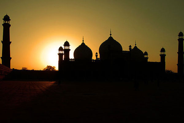 Şeriatla yönetilmeyen ülkede faiz haram değil mi?