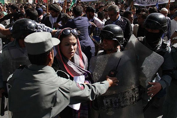 Afganistan'da istifa sesleri yükseliyor