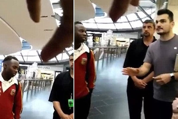 Apple, öğrencilerden özür diledi