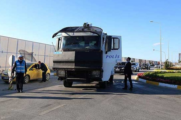 G-20 için 50 metreye bir polis