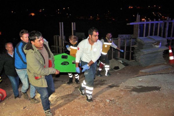 Bodrum'da beton dökme aracının altında can verdi