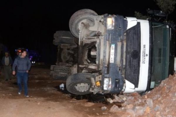 Muğla'da devrilen beton pompasının altında kalan işçi öldü