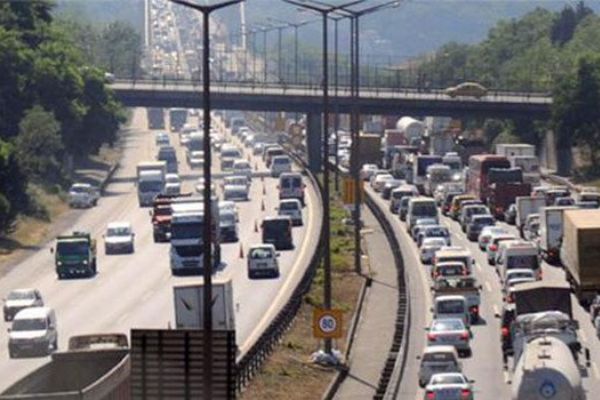 Köprüden kaçak geçenlere 2 ceza birden