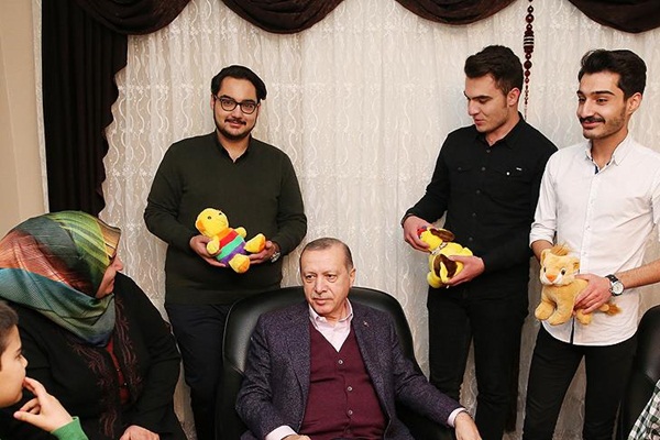 17 yıl sonra üçüzlerin hayali  gerçek oldu