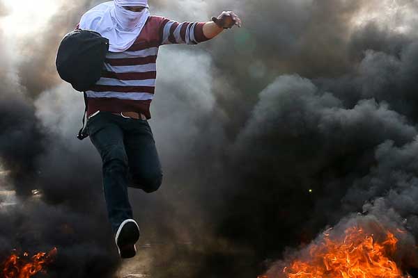 Filistinli akademisyen: Halkımı İsrail'le açık bir çatışmaya çağırıyorum