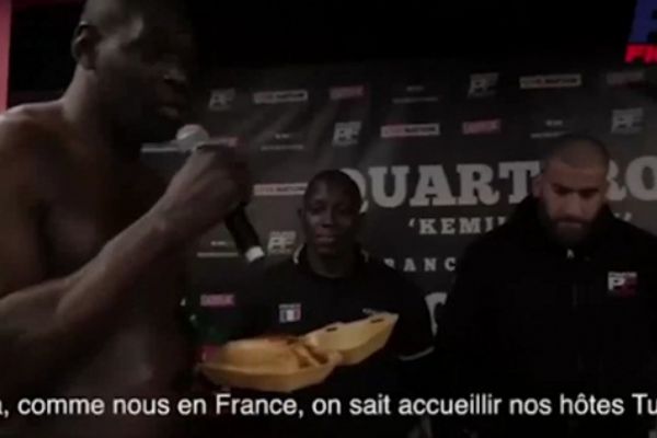 Türk rakibiyle dalga geçmeye çalışan boksör rezil oldu