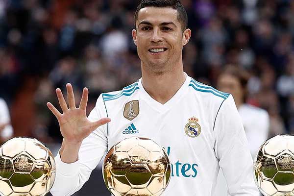 Ronaldo futbolu Real Madrid'de bırakmak istiyor