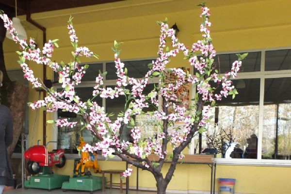 İğne oyasından yapılan ağaç Guinness yolunda