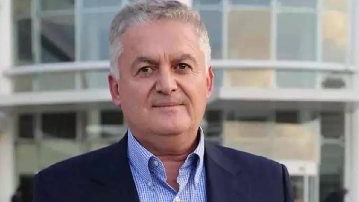 Ahmet Zeki Üçok kimdir ?