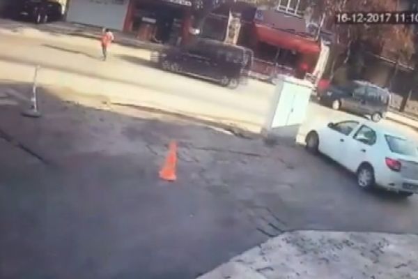 Dikkatsizlik aza daha canından ediyordu