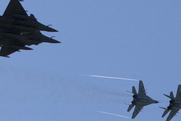 O ülkede savaş uçağı düştü