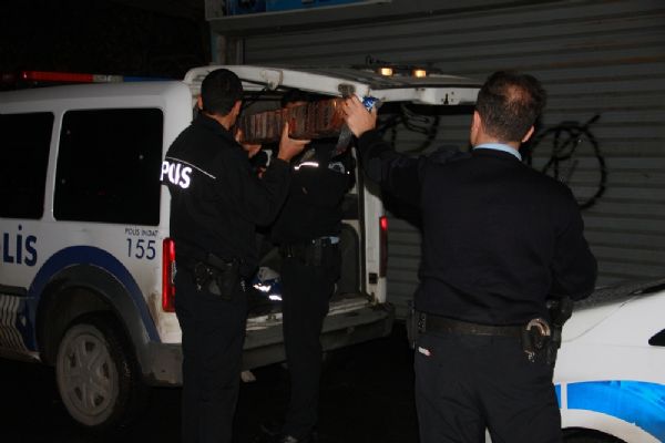 İstanbul'da polisten dereye atlayarak kaçtı
