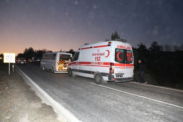 Öğrenci servisi ile otomobil çarpıştı: 8 kişi yaralandı