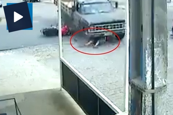 Kamyonetin altında kaldı!