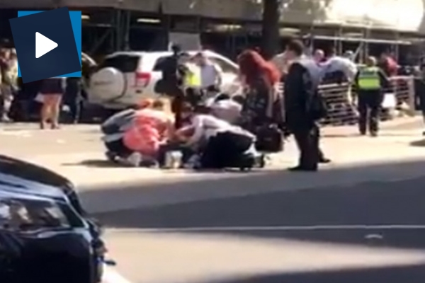 Avustralya’da bir araç yayaların arasına daldı: 19 yaralı