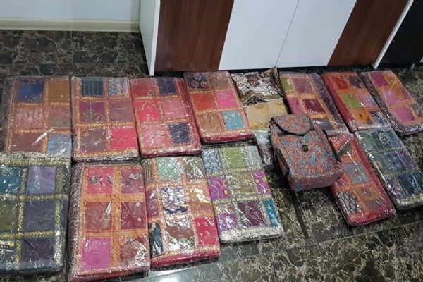 İstanbul'da uyuşturuculu masa örtüsü sevkiyatı polise takıldı